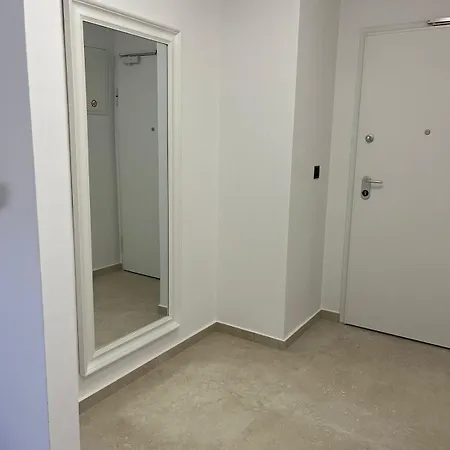 아파트 Grand Romansa - A New Apartment, Walking Distance To The 자다르