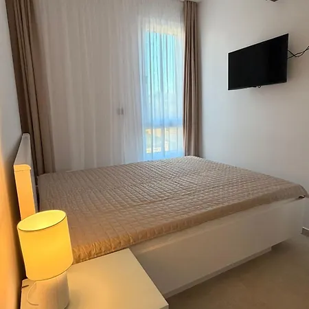 Grand Romansa - A New Apartment, Walking Distance To The