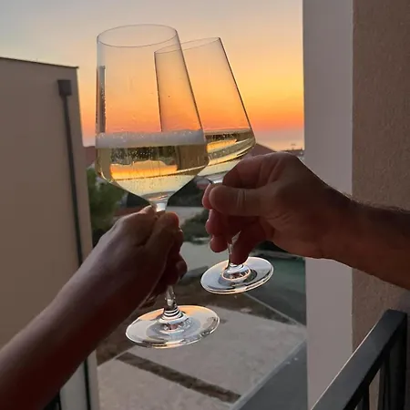 Grand Romansa - A New Apartment, Walking Distance To The Ζαντάρ