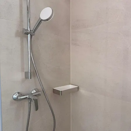 Grand Romansa - A New Apartment, Walking Distance To The 아파트 *